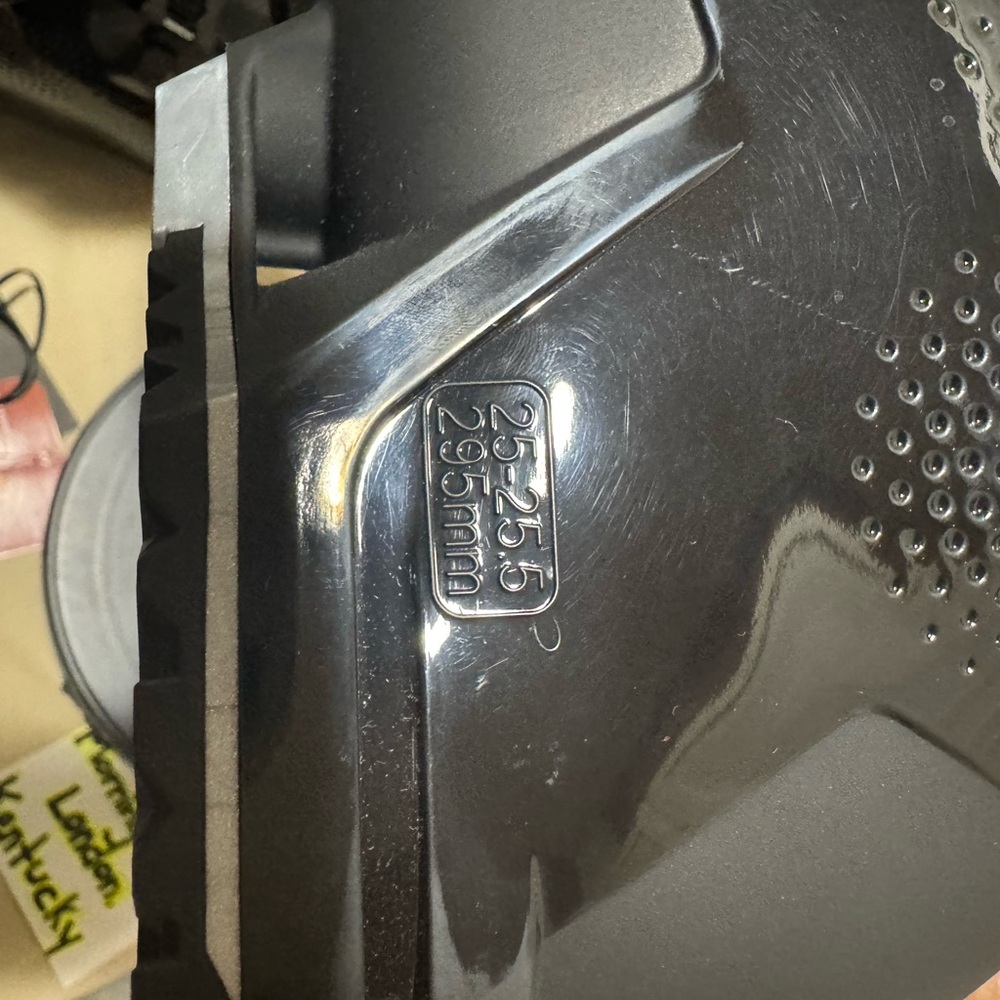 SOLD
Louis Vuitton Limited Edition Heated Ski Boots - Picture 11 of 16